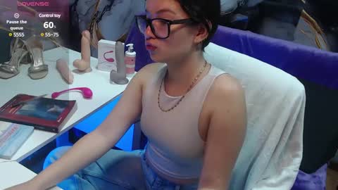 lilimini online show from 8, 3, 2025