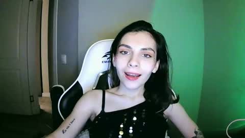 Snapshot of lilirose_x chatting on 25, 12, 2024 lilirose online show from 25, 12, 2024