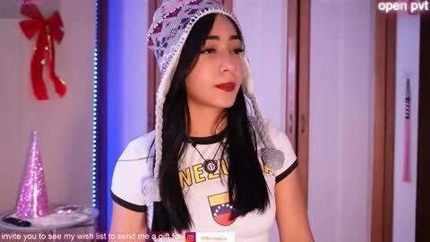 Snapshot of lilith__rosse chatting on 4, 12, 2025 Lilith Rosse online show from 4, 12, 2025