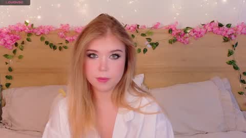 Snapshot of lilith_bonheur chatting on 2, 11, 2025 Lilith Bonheur online show from 2, 11, 2025