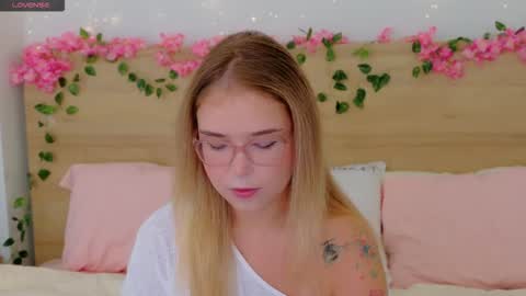 Snapshot of lilith_bonheur chatting on 20, 11, 2025 Lilith Bonheur online show from 20, 11, 2025