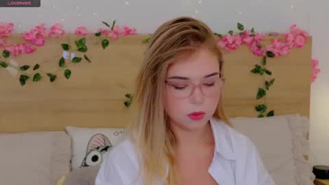 Snapshot of lilith_bonheur chatting on 29, 11, 2025 Lilith Bonheur online show from 29, 11, 2025