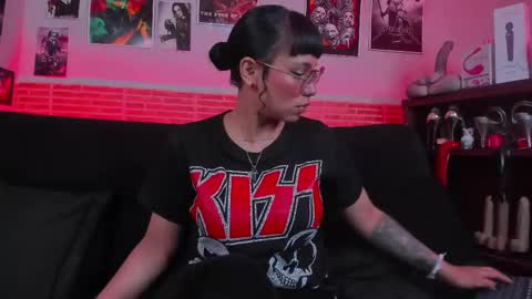 Snapshot of lilith_deveraux_ chatting on 16, 9, 2025 MISTRESS LILITH online show from 16, 9, 2025