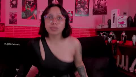 Snapshot of lilith_deveraux_ chatting on 16, 10, 2025 MISTRESS LILITH online show from 16, 10, 2025