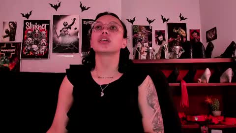 Snapshot of lilith_deveraux_ chatting on 23, 6, 2026 MISTRESS LILITH online show from 23, 6, 2026
