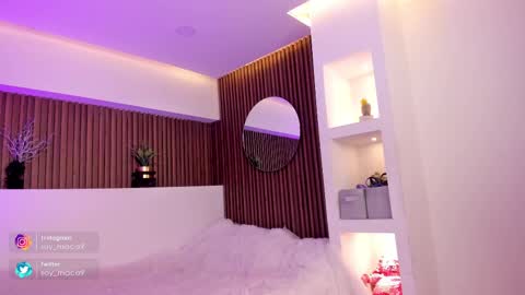 Lilith Gray online show from 20, 2, 2025