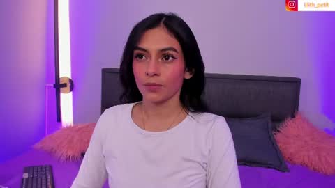 Snapshot of lilith_petit_ chatting on 18, 7, 2026 Lili petit online show from 18, 7, 2026