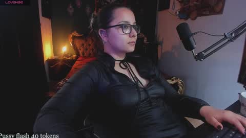 lilithmystic01 online show from 13, 2, 2025