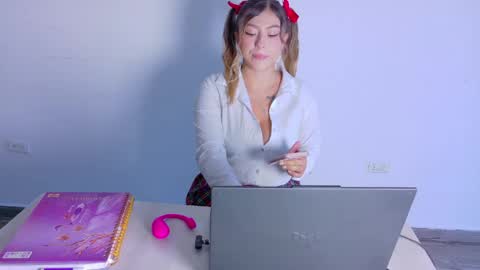 lilithsmiith online show from 13, 5, 2026
