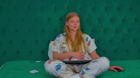 lilitrosen online show from 15, 9, 2025