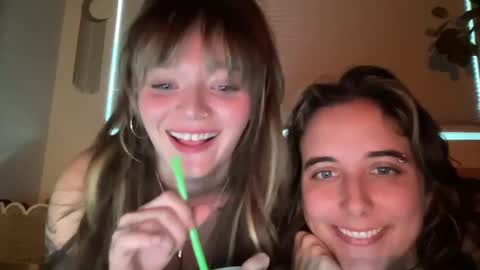 Snapshot of lill_daddysgirl chatting on 18, 9, 2025 lilldaddysgirl online show from 18, 9, 2025