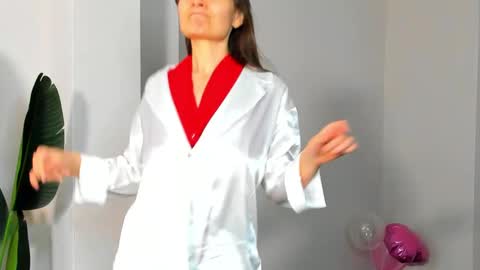 Snapshot of lillian_white1 chatting on 2, 2, 2025 lillian_white1 online show from 2, 2, 2025