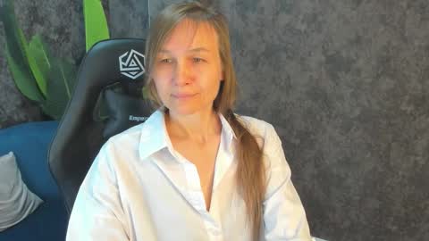 Snapshot of lillian_white1 chatting on 27, 9, 2025 lillian_white1 online show from 27, 9, 2025