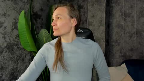 lillian_white1 online show from 4, 5, 2026