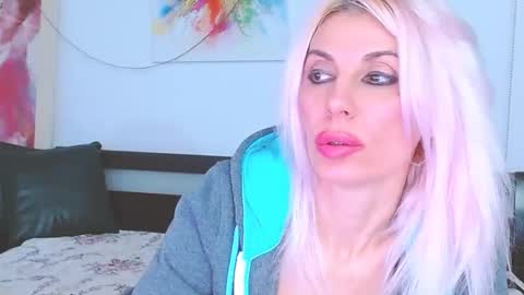 Lara online show from 6, 1, 2025