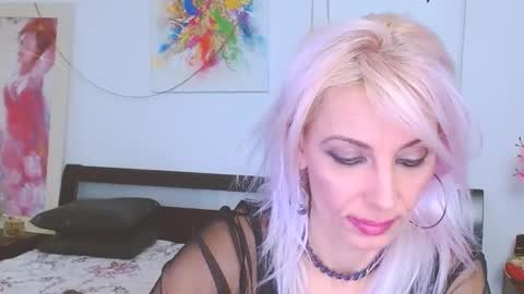 Lara online show from 6, 2, 2025