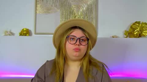 LillianHaig online show from 23, 2, 2026