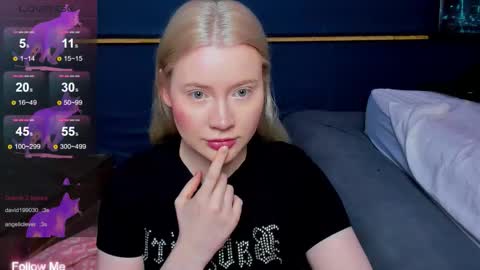 Snapshot of lillie_berry chatting on 19, 3, 2026 lillie_berry online show from 19, 3, 2026