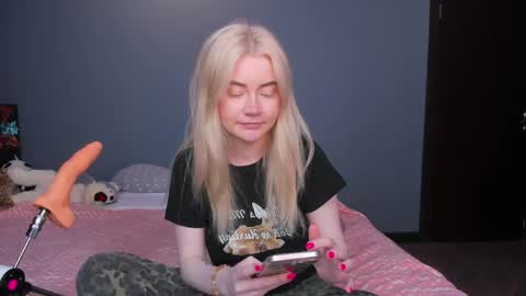 lillie_berry online show from 10, 5, 2026