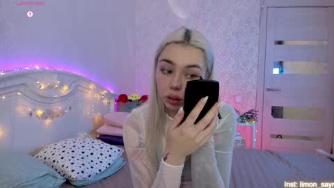 LilliMoore online show from 11, 10, 2025