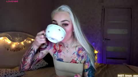 LilliMoore online show from 9, 6, 2026