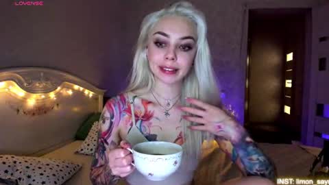 LilliMoore online show from 11, 6, 2026