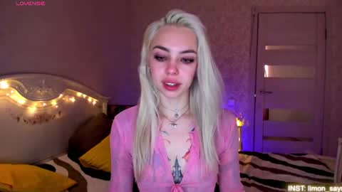 LilliMoore online show from 19, 6, 2026