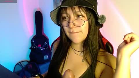 Snapshot of lillith_777 chatting on 4, 2, 2026 lillith_777 online show from 4, 2, 2026