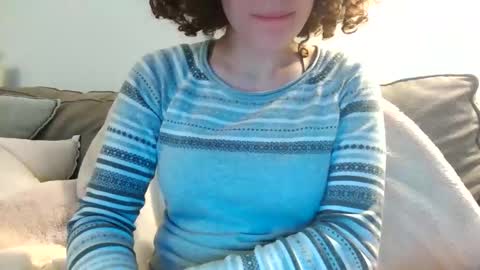 Snapshot of lilly49547 chatting on 4, 12, 2025 Lilly online show from 4, 12, 2025