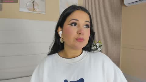 Snapshot of lilly_2809_ chatting on 17, 5, 2026 Lizeth follow me in my igimlilycute 3 online show from 17, 5, 2026