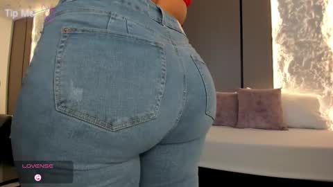 L I L L Y online show from 4, 12, 2025