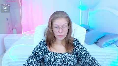 Snapshot of lilly_belly chatting on 9, 9, 2025 Lilly online show from 9, 9, 2025