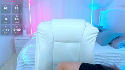 Snapshot of lilly_belly chatting on 12, 9, 2025 Lilly online show from 12, 9, 2025