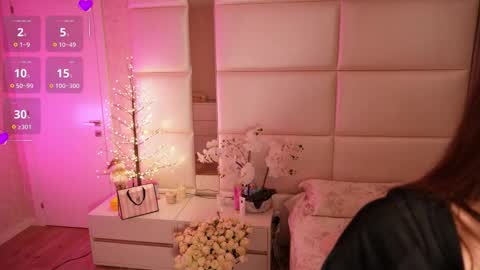 Lilly Colins online show from 20, 2, 2026