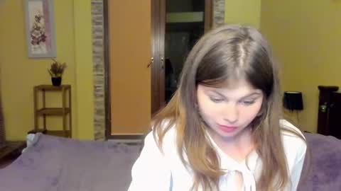 Snapshot of lilly_jess chatting on 21, 10, 2025 Lilly online show from 21, 10, 2025