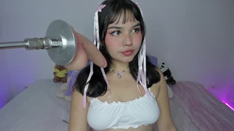 Snapshot of lilly_kinky chatting on 6, 12, 2024 Lilly online show from 6, 12, 2024