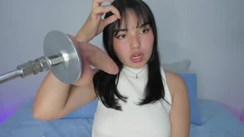 Snapshot of lilly_kinky chatting on 31, 1, 2025 Lilly online show from 31, 1, 2025