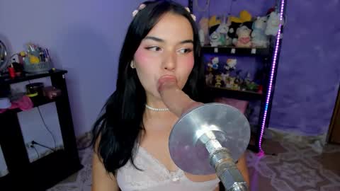 Snapshot of lilly_kinky chatting on 19, 9, 2025 Lilly online show from 19, 9, 2025