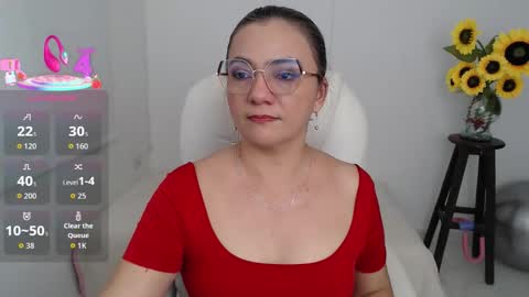 Snapshot of lilly_milf chatting on 14, 10, 2025 Lilly online show from 14, 10, 2025