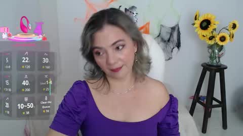 Snapshot of lilly_milf chatting on 31, 10, 2025 Lilly online show from 31, 10, 2025