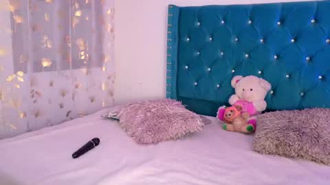 Lilly Peach online show from 7, 5, 2026