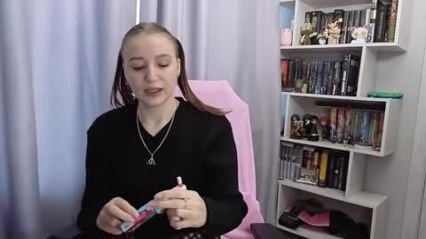 Snapshot of lillyfan_x chatting on 15, 9, 2025 LillyFan X online show from 15, 9, 2025