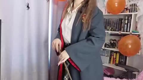 Snapshot of lillyfan_x chatting on 25, 10, 2025 LillyFan X online show from 25, 10, 2025