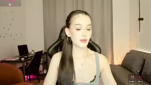 Snapshot of lillymighty chatting on 1, 7, 2026 Lilly online show from 1, 7, 2026