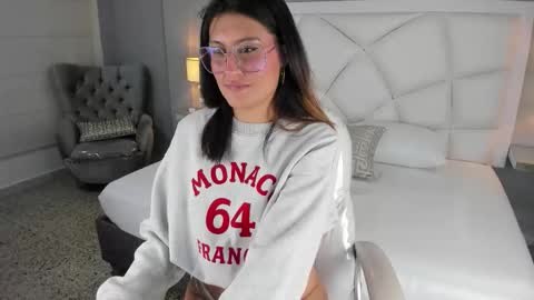 Snapshot of lillywills chatting on 15, 10, 2025 Lilly online show from 15, 10, 2025