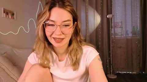 Snapshot of lilosims chatting on 19, 11, 2025 Lilo online show from 19, 11, 2025