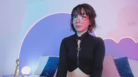 Lilou online show from 10, 12, 2024