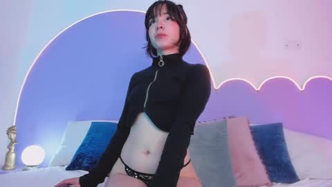 Lilou online show from 10, 12, 2024