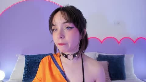 Lilou online show from 7, 2, 2025
