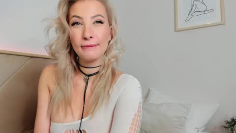 Lilou  online show from 16, 1, 2025